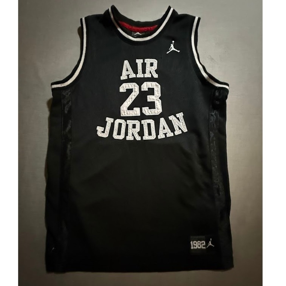 Air Jordan Black Basketball Jersey AIR #23 Sewn Boys Large Sleeveless